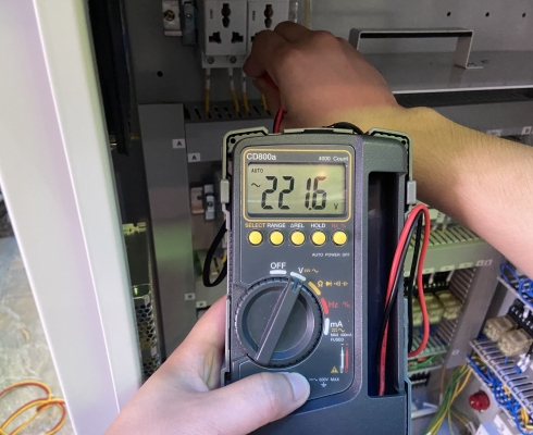 Kiểm tra, bảo dưỡng tại công trường.